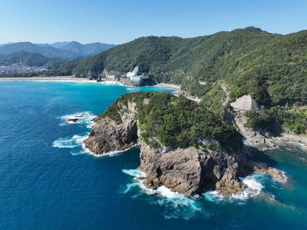 【2026年最新】海洋散骨に関する法律ルールと守るべきマナー